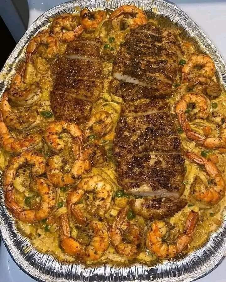 Salmon and Shrimp Alfredo😍😋